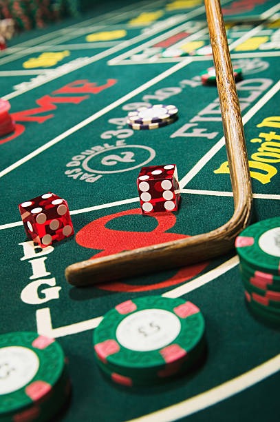 Diamond Empire slot game interface showing gem symbols and payline structure